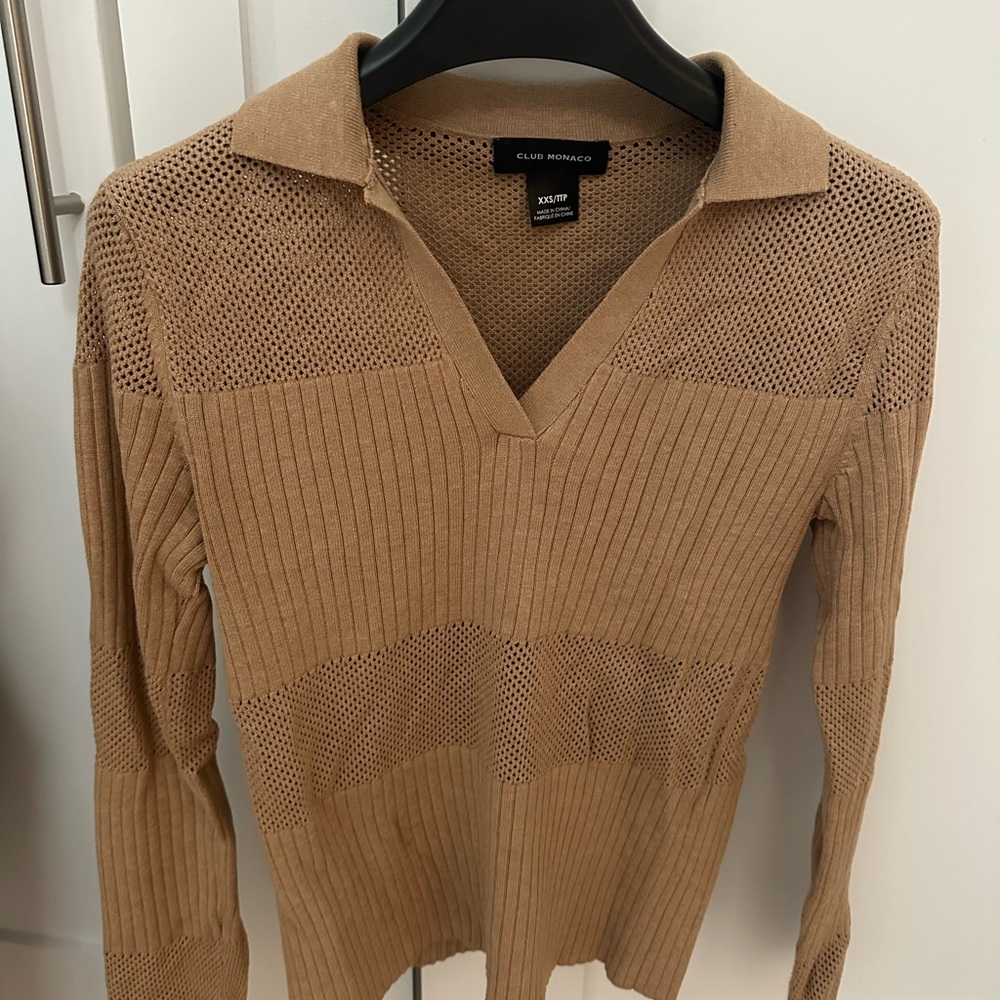 Club Monaco Tan V-Neck Sweater with Ribbed Design